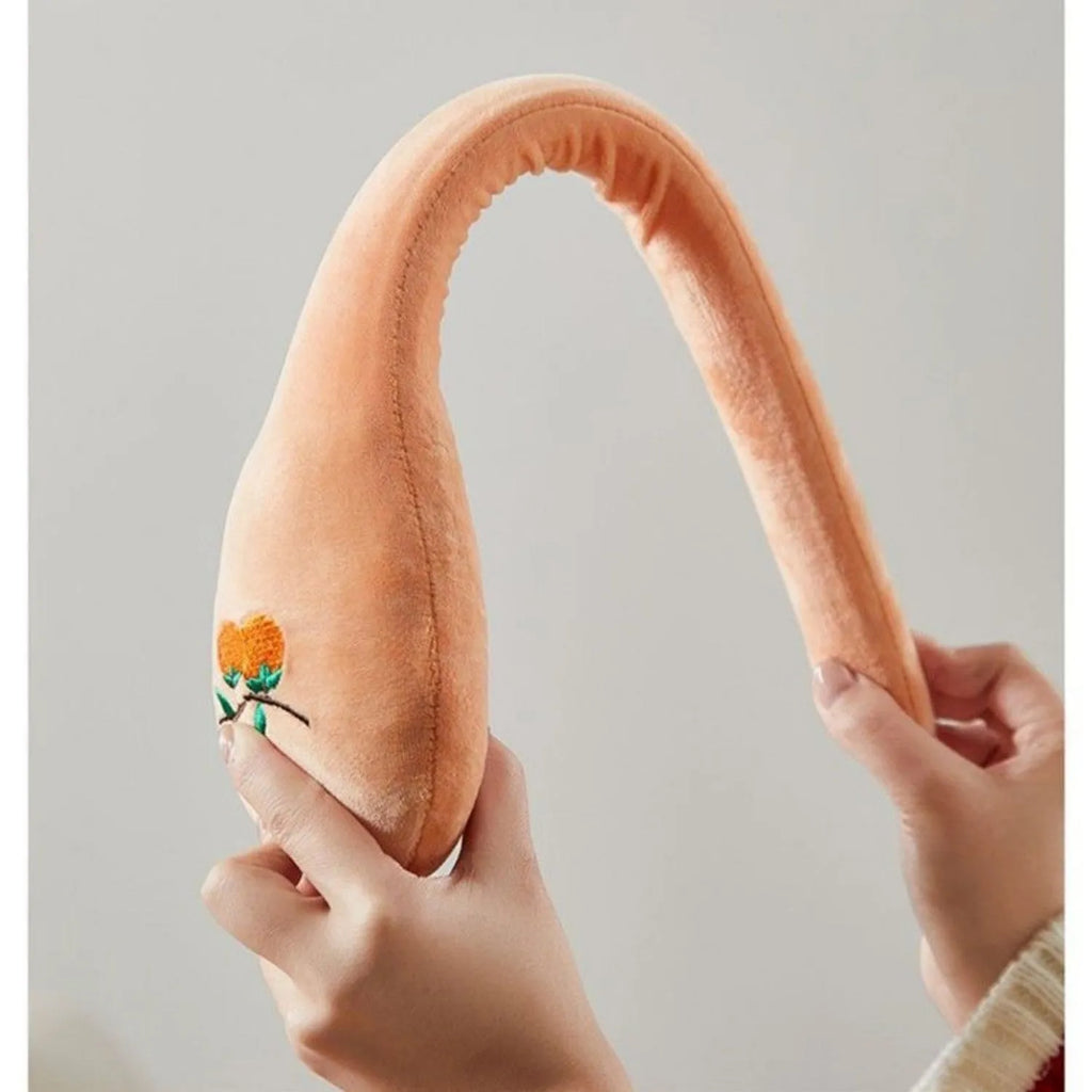 48 cm long manual back pounding percussion massage stick with zipper style design.