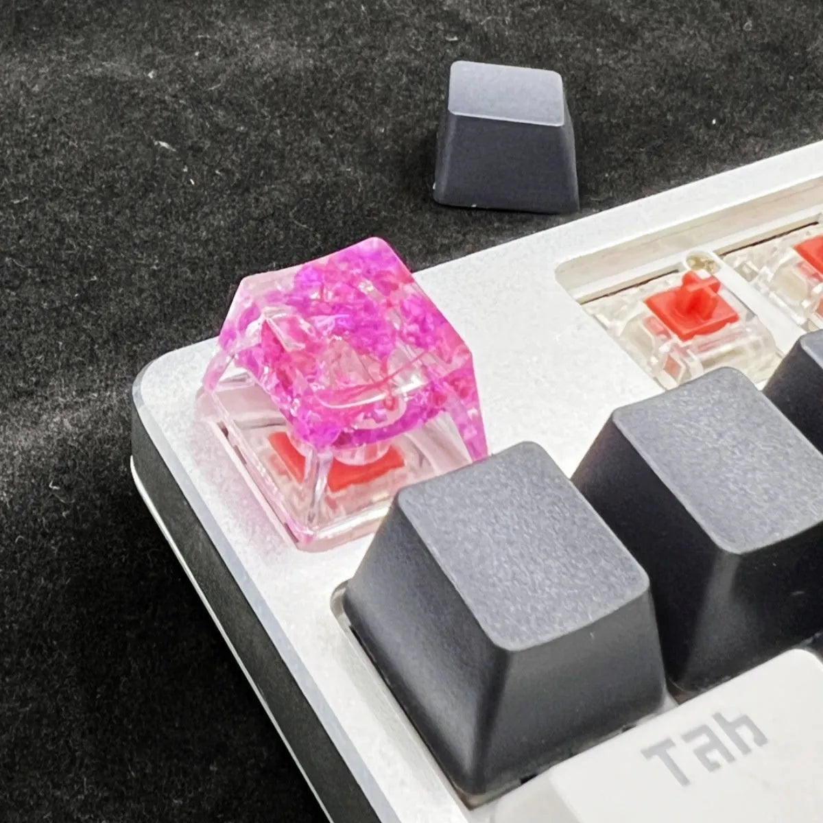 High transparency resin mechanical keyboard keycap with starry sky design in green colour