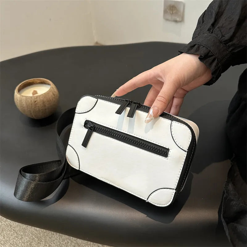 Women's horizontal square crossbody bag in five colours with internal phone compartment