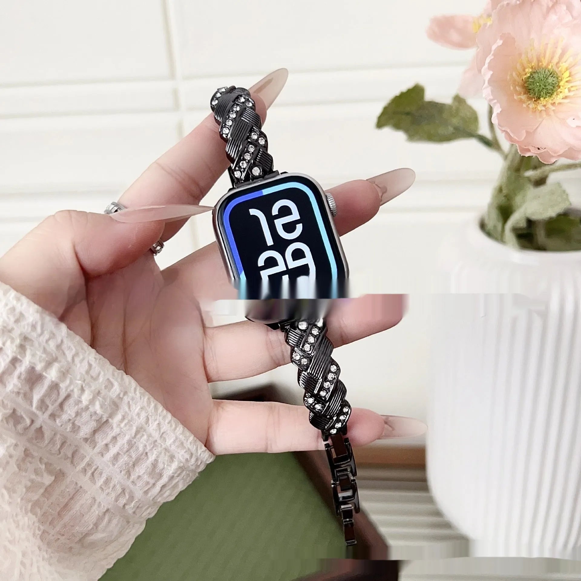 Zinc alloy metal Apple watch strap in silver, rose gold, gold, black, and starlight colour options.