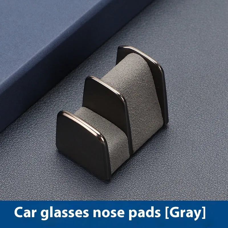 Car dashboard glasses storage clip in zinc alloy and leather measuring 3.7cm