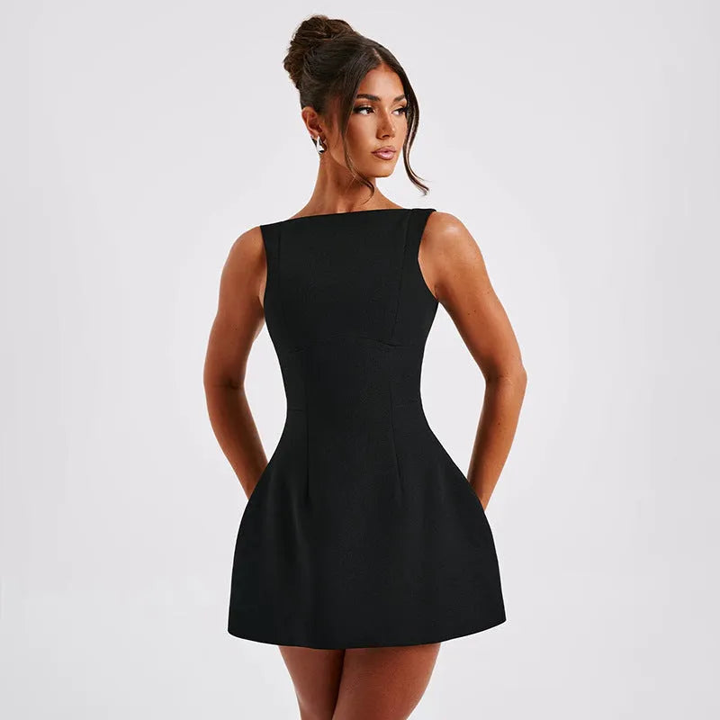 Slim backless summer dress in polyester with sleeveless design and high waist
