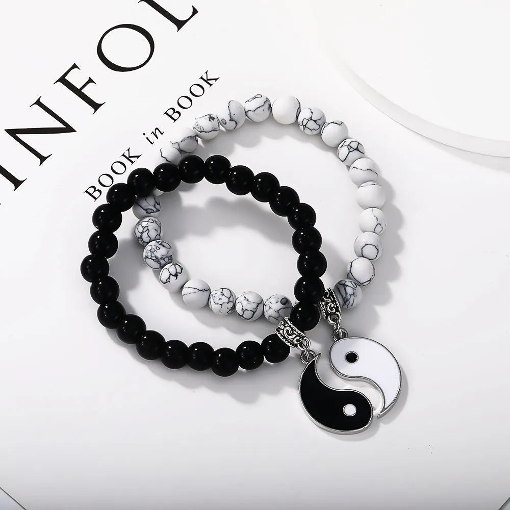 Eight-diagram geometric alloy bracelet with electroplated metallic finish