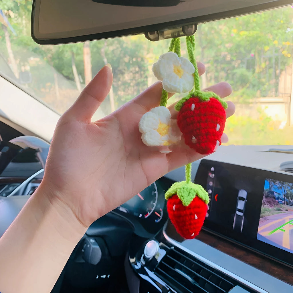 Handmade strawberry-shaped weaving pendant made of cotton and hemp wool for car decoration.