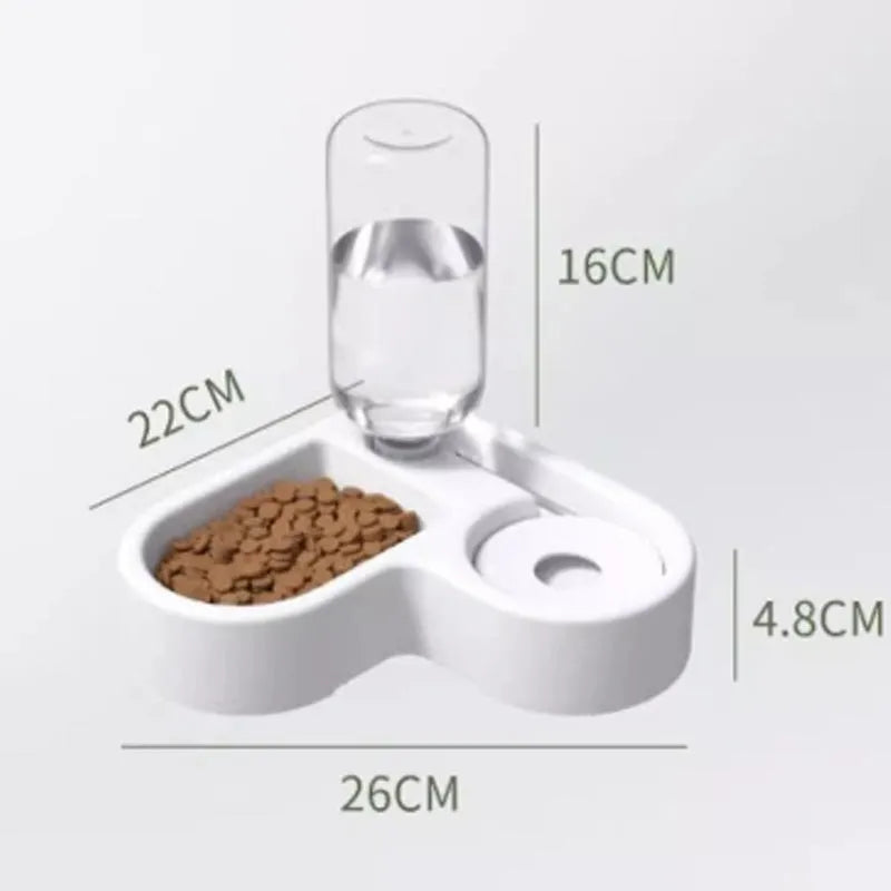White cat water fountain with 4-litre capacity and triple filtration system