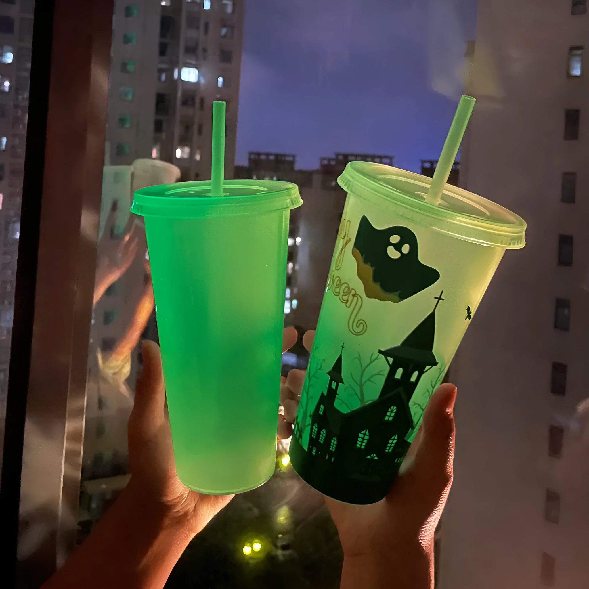 720ml plastic Halloween luminous straw cup in one of six colours, showing cylindrical shape and dimensions.
