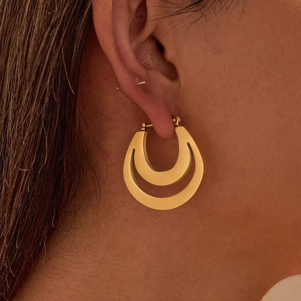 Geometric French earrings with round ring design in gold or steel metallic finish