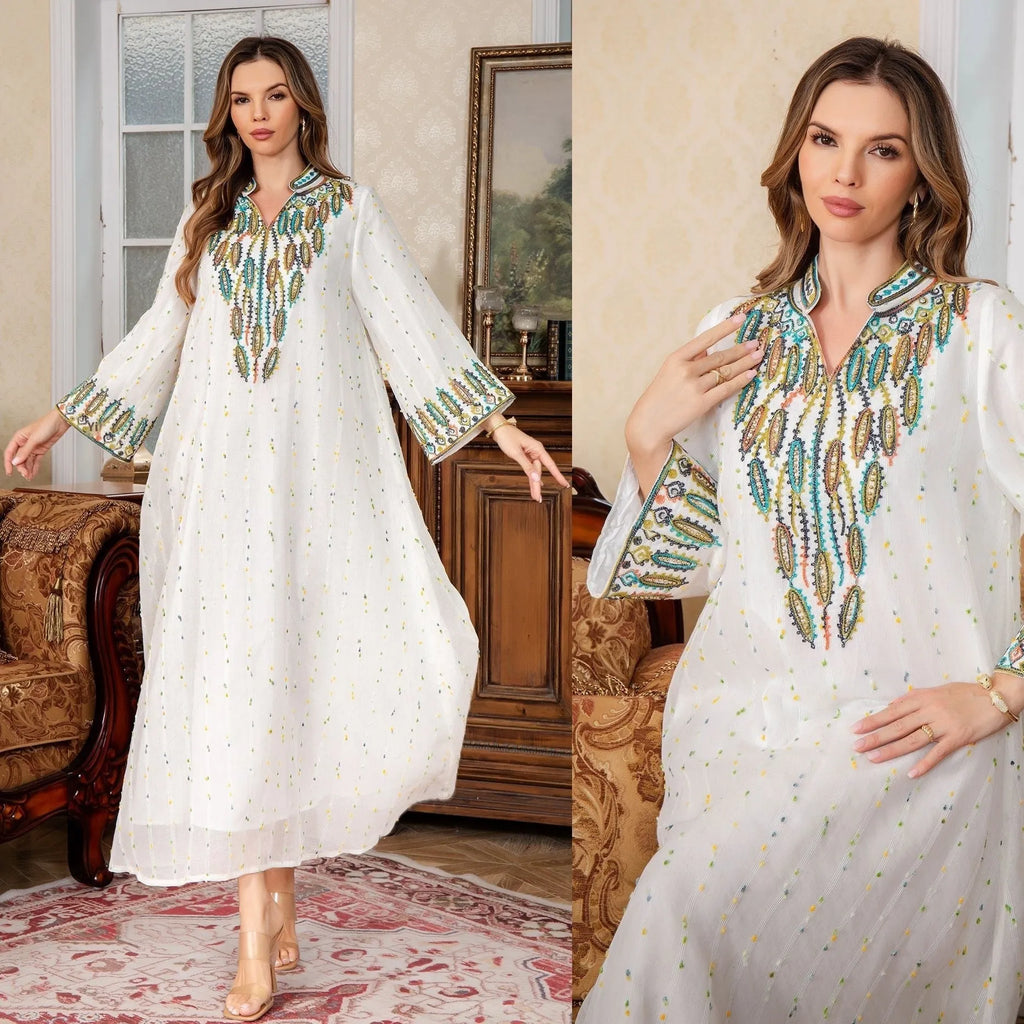 White long sleeve long skirt women's Arabic robe or abaya dress