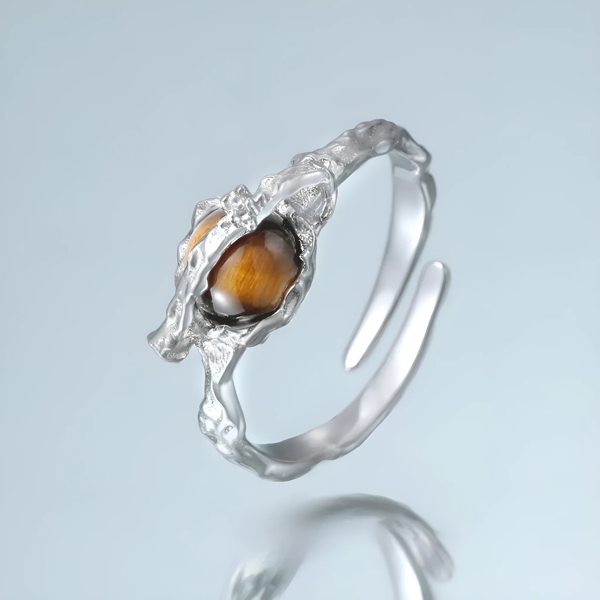Women's adjustable silver ring with Saturn motif and white gold colour finish