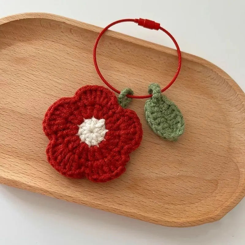 Hand-crocheted wool flower pendant in red or yellow plush yarn for DIY jewellery making