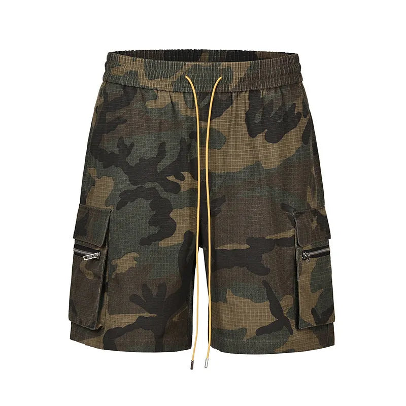 Men's camouflage work shorts with multiple pockets, cropped length and mid waist design