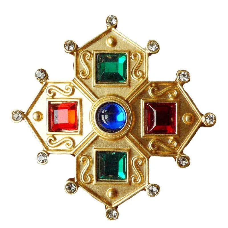 Baroque vintage diamond-shaped brooch in zinc alloy with eight size options displayed