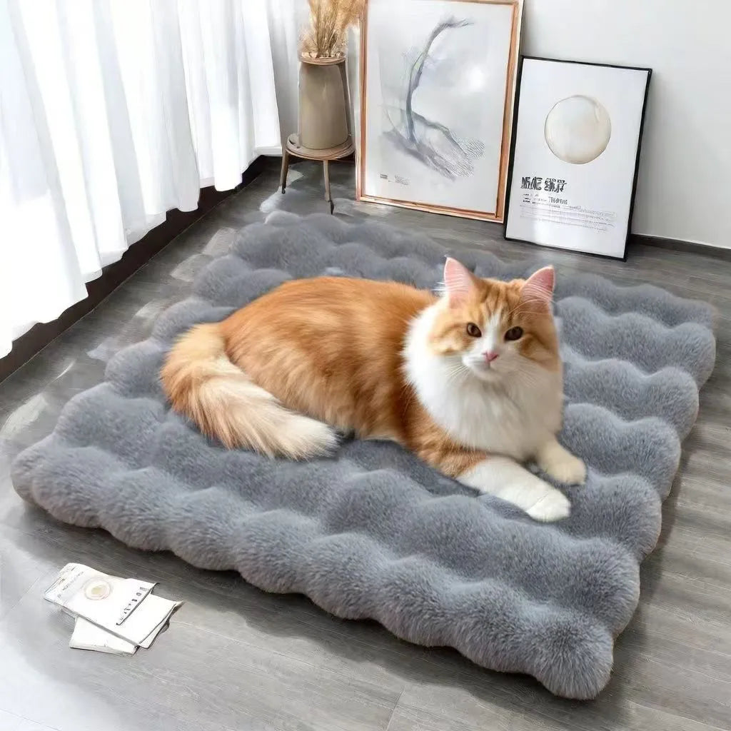 Plush cat and dog sleeping pad in grey or yellow, rectangular pet cushion, available in four sizes from 30x40cm to 70x90cm.