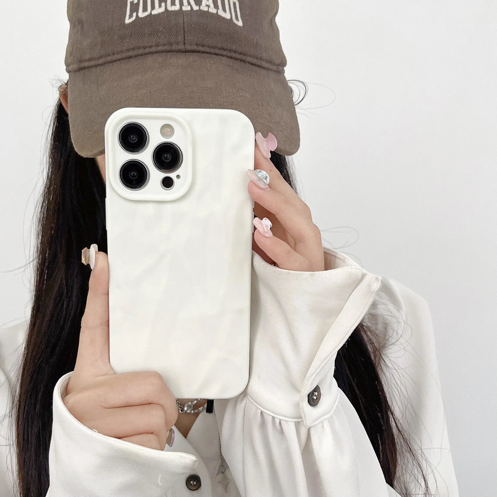 Frosted TPU phone case with pleated pattern in solid colour for iPhone