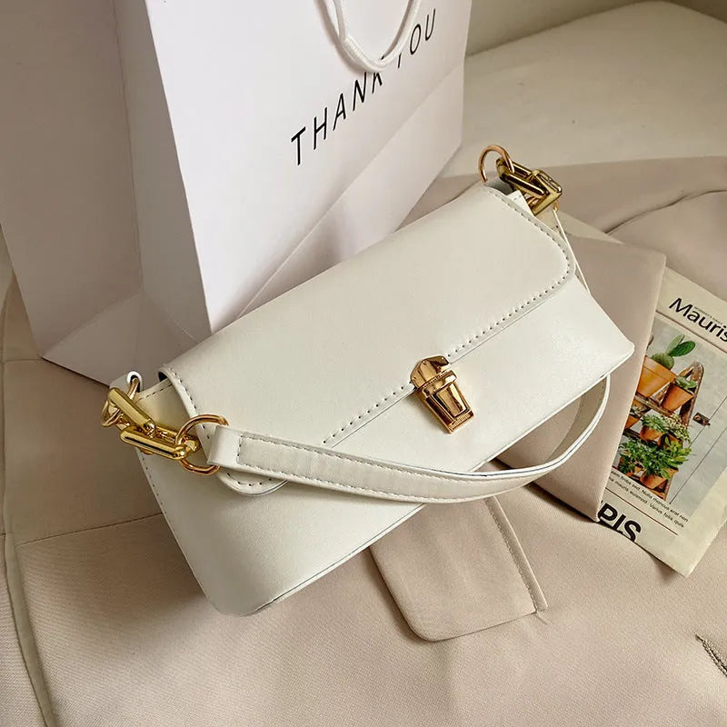 French casual underarm bag with sandwich pocket and shoulder chain in horizontal square shape