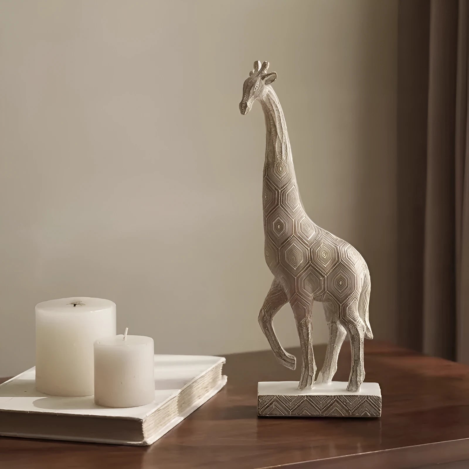 European style wood colour synthetic resin giraffe ornament for shelf display.