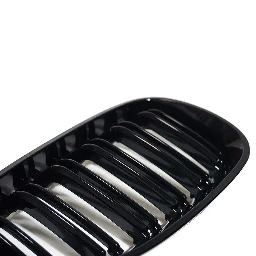 Carbon fibre effect ABS front grille for BMW 5-Series E60 and E66 models 2004-2009