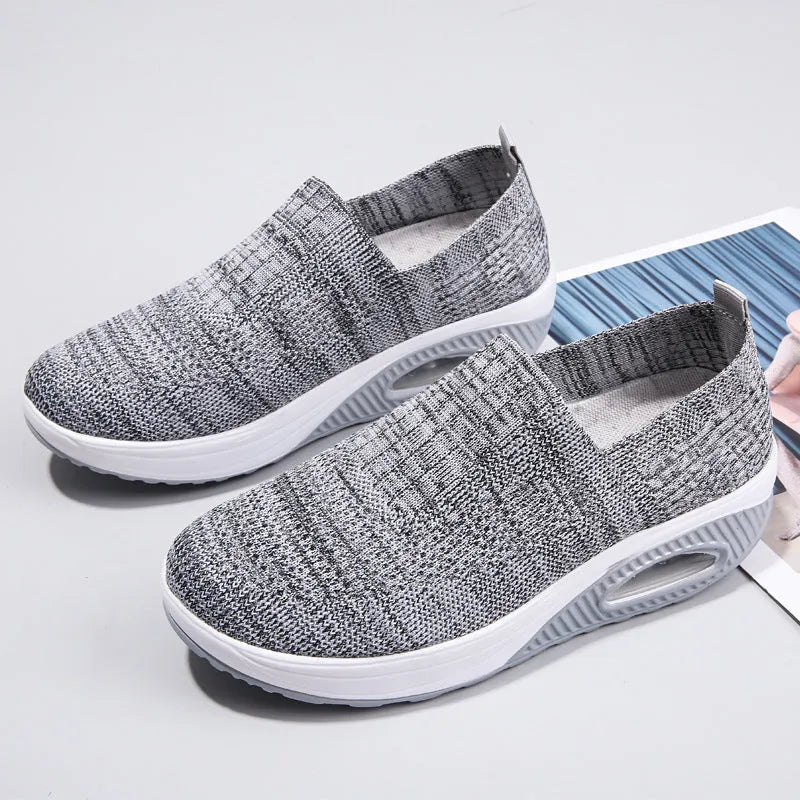 Women's mesh running shoes with round toe and mid-heel in various colours