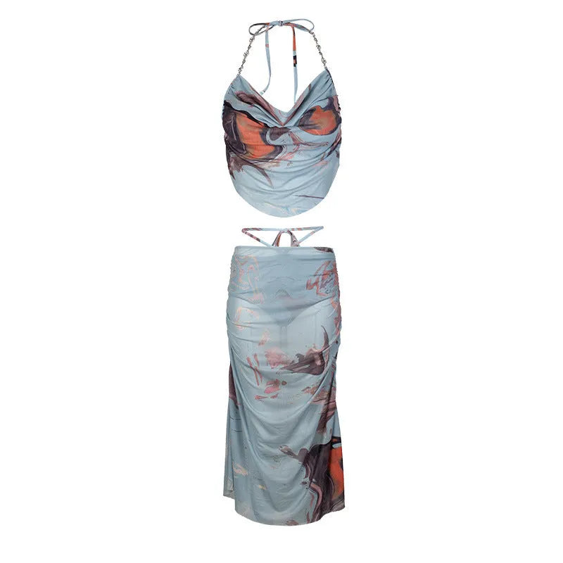 Blue diamond chain pattern three-piece bikini set for women with backless briefs and sleeveless top