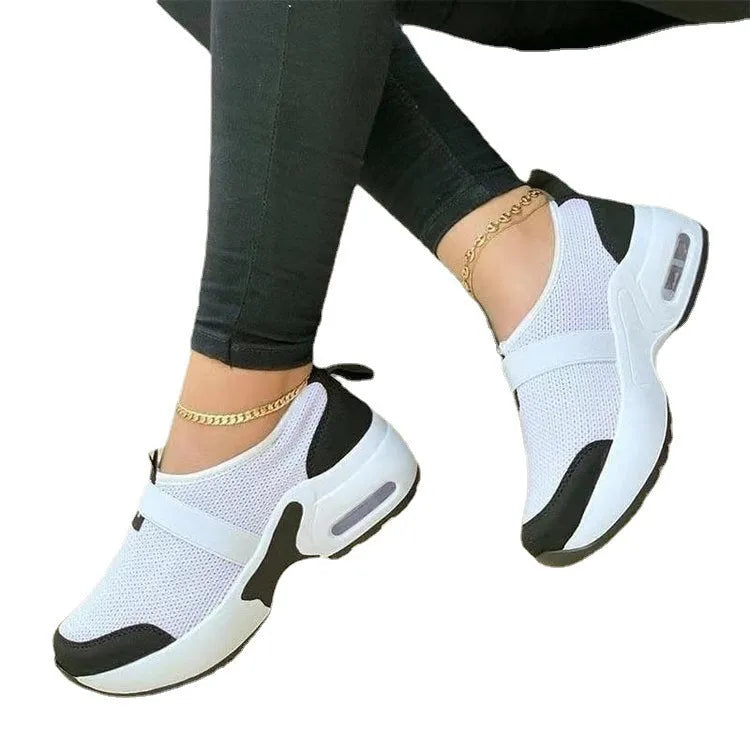 Women's flat sneakers in multiple colours with mesh upper and rubber sole