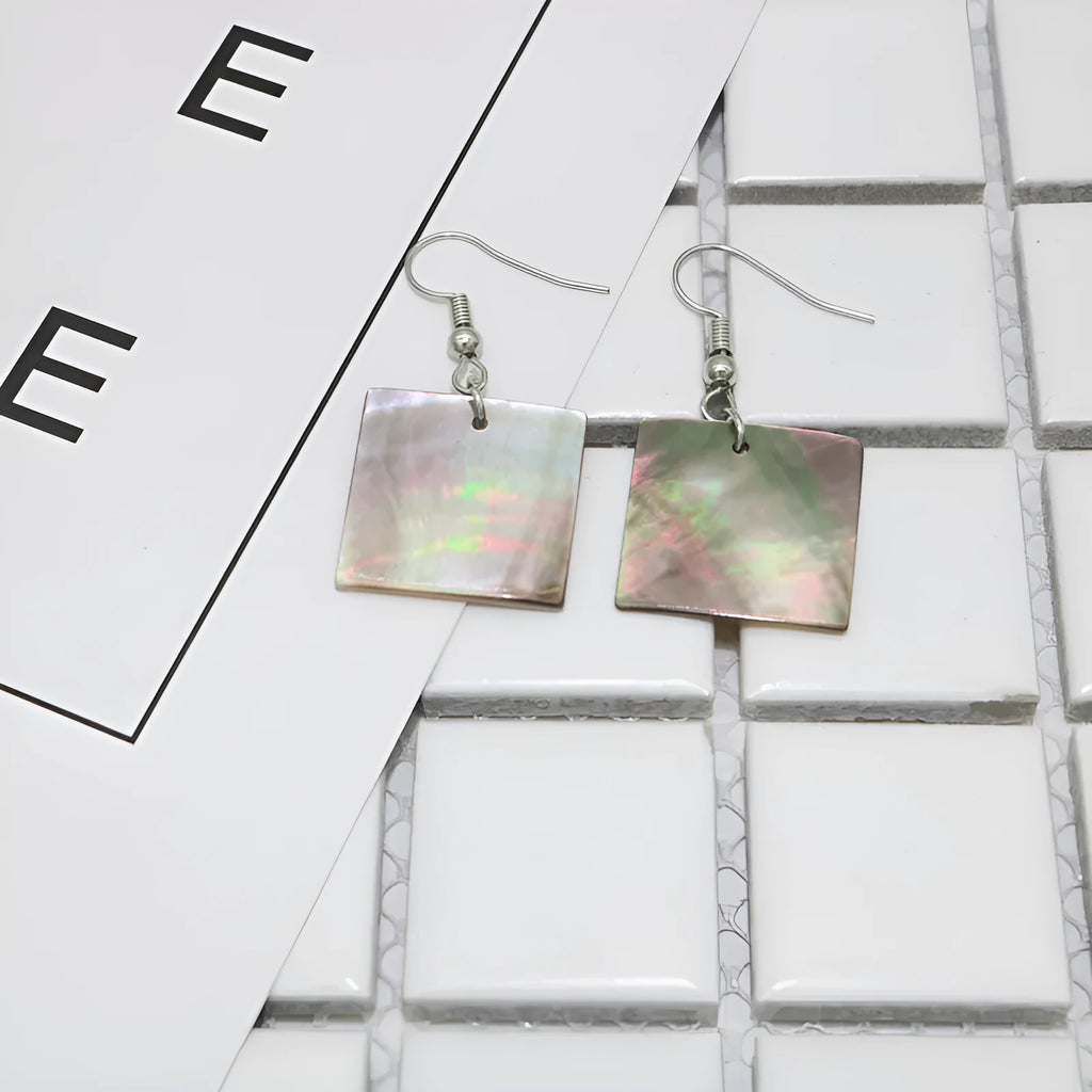 Women's retro geometric shell earrings in rectangular shell or square panther colours