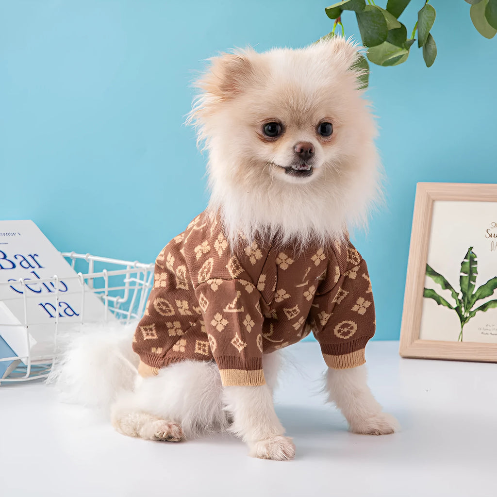 A thick wool dog sweater for autumn and winter in a European and American style.