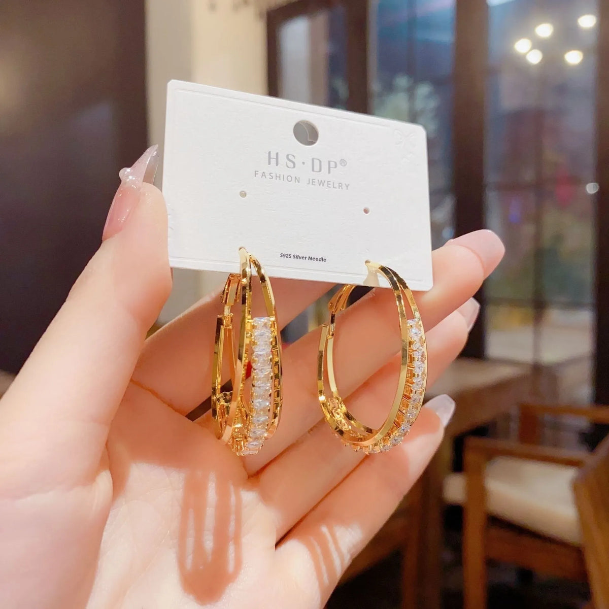 Zircon oval earrings in thick gold plated copper with geometric round shape, fashion OL style