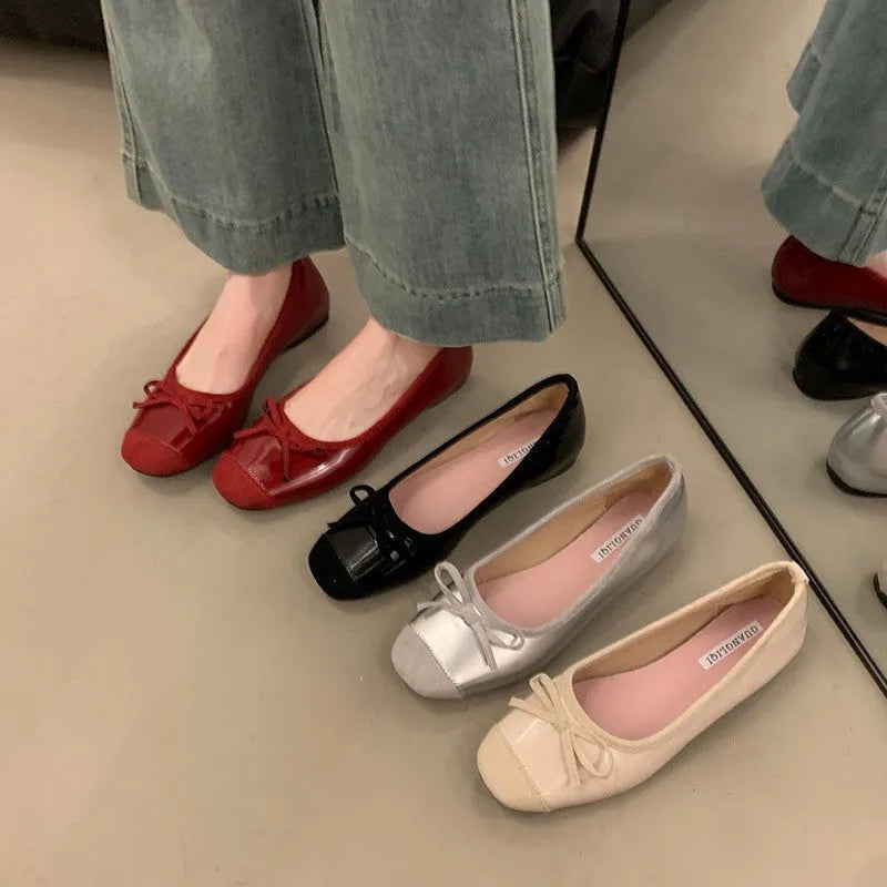 Retro-style Mary Jane ballet flats with square toe, decorative bow, and mid heel in wine red colour