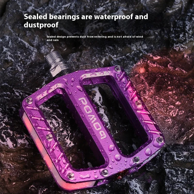 Aluminium alloy bicycle pedals with LED lights in five colour options