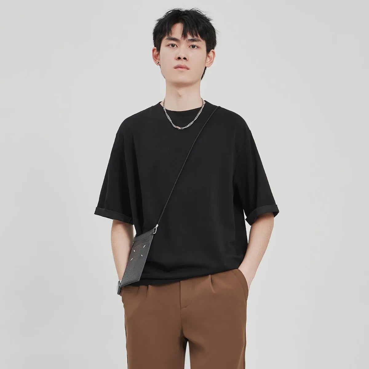 Men's brown drape knit loose t-shirt with short sleeves and casual fit