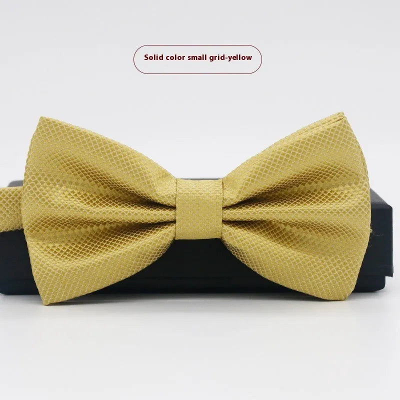 Men's solid colour flat head polyester bow tie on white background