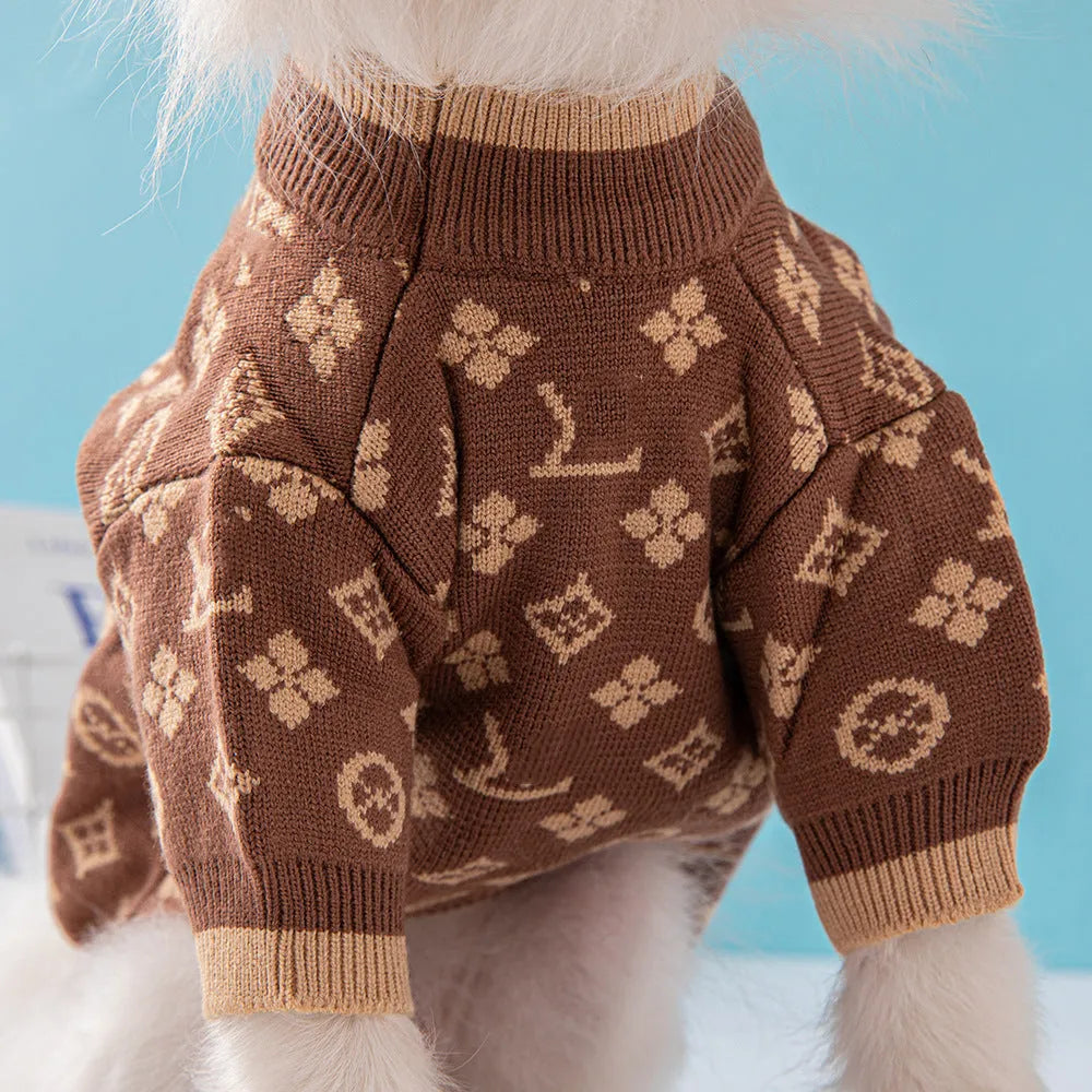 A thick wool dog sweater for autumn and winter in a European and American style.