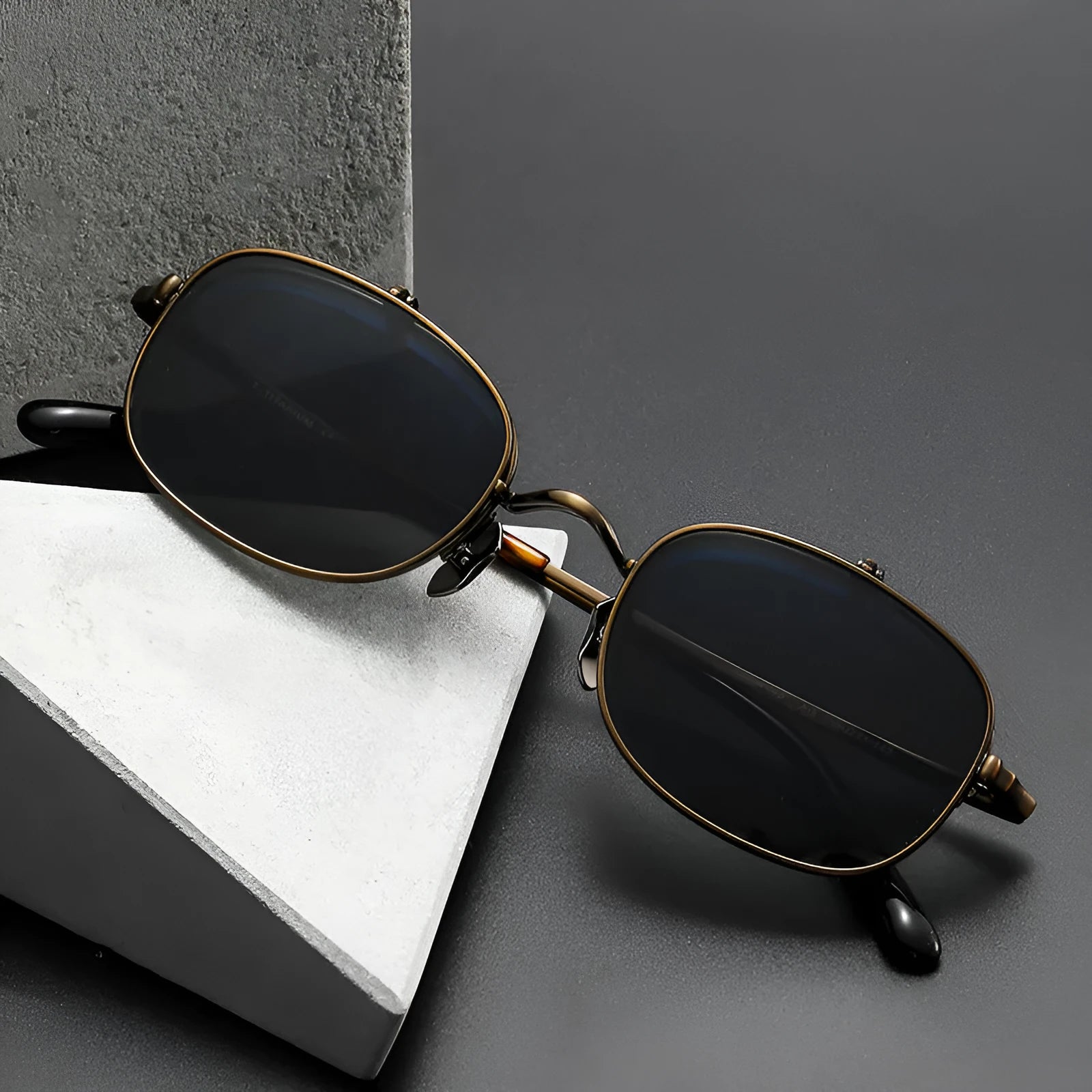 Pure titanium retro polarized sunglasses with black and grey lens, gold frame, box shape