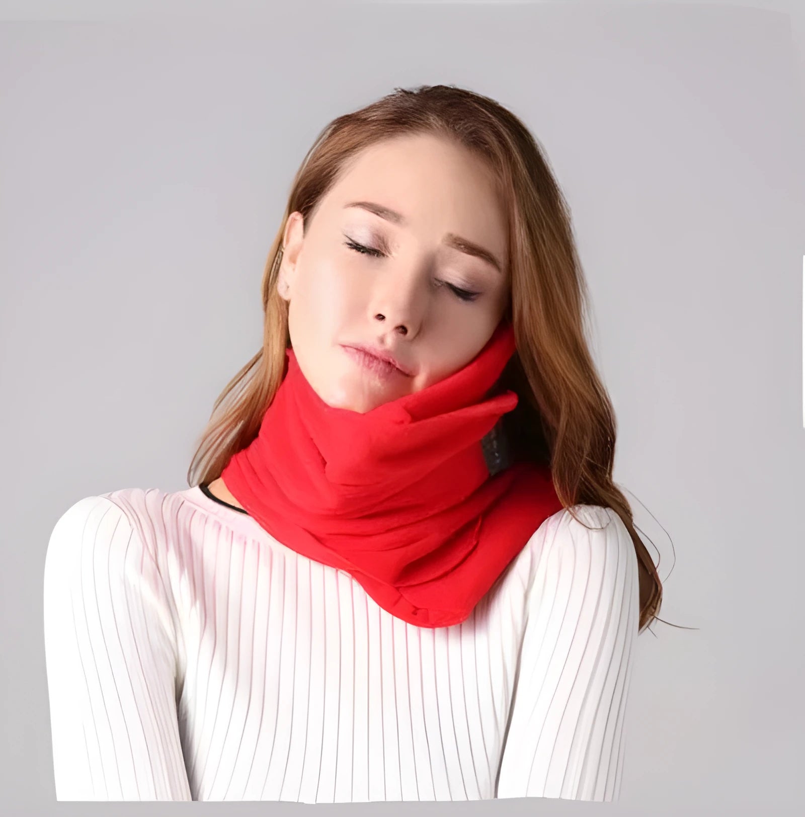 U-shaped convex travel pillow and neck scarf in black, grey, navy, or red colours, filled with 100% cotton.