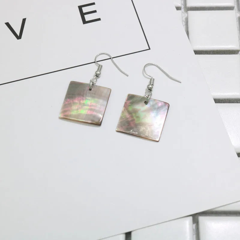 Women's retro geometric shell earrings in rectangular shell or square panther colours
