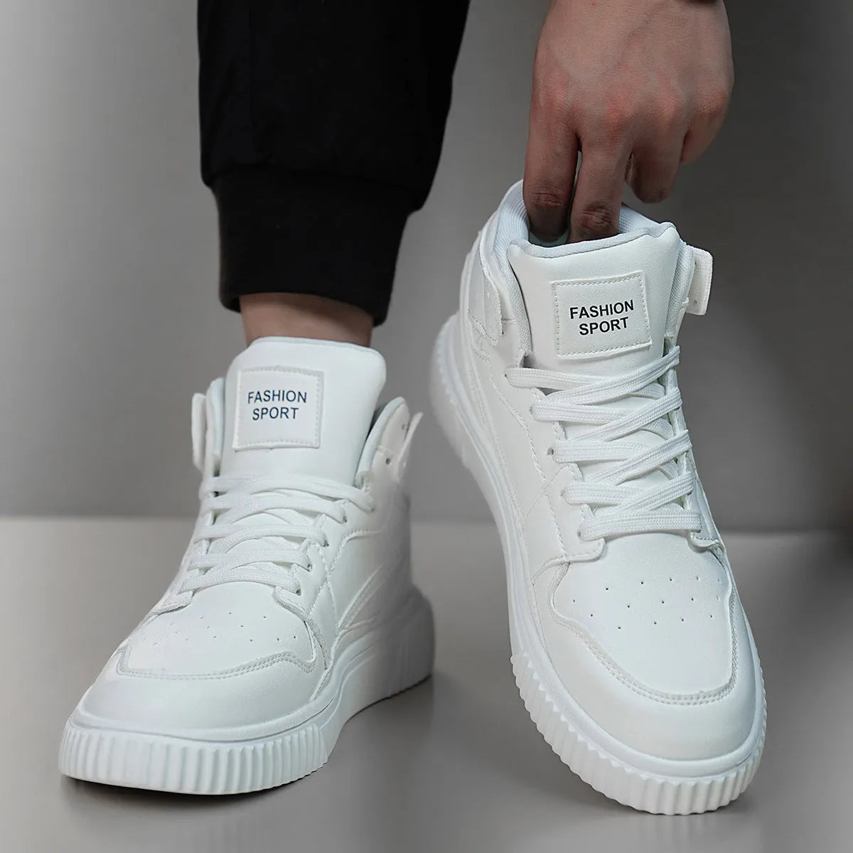 Men's white round-toe casual shoes made from microfiber for autumn and winter.