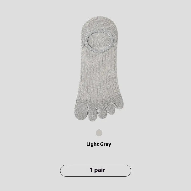 Men's five-finger boneless invisible socks in modal fabric showing antibacterial and moisture-wicking properties