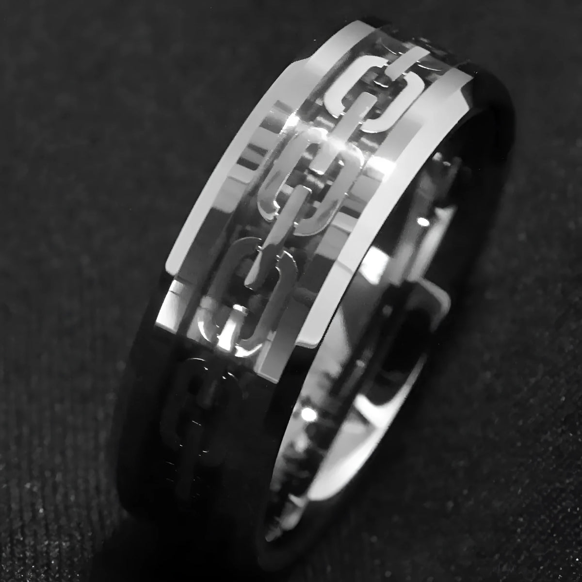 Men's stainless steel geometric cutout chain ring in chain ring colour, sizes 6 to 13, not inlaid