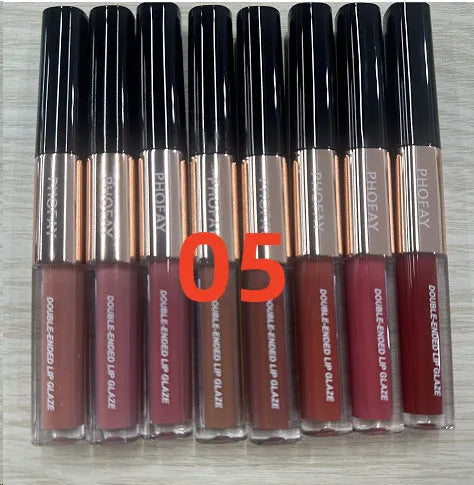 C-L021 double-head non-stick lip gloss in choice of eight colours with two applicator tips.