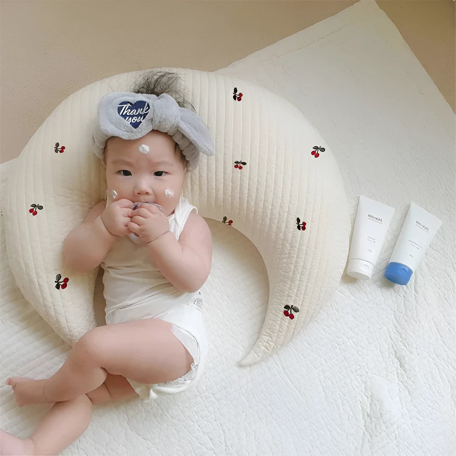 Anti-mite pure cotton baby nursing U-shape pillow in bear pattern, 56x65cm size