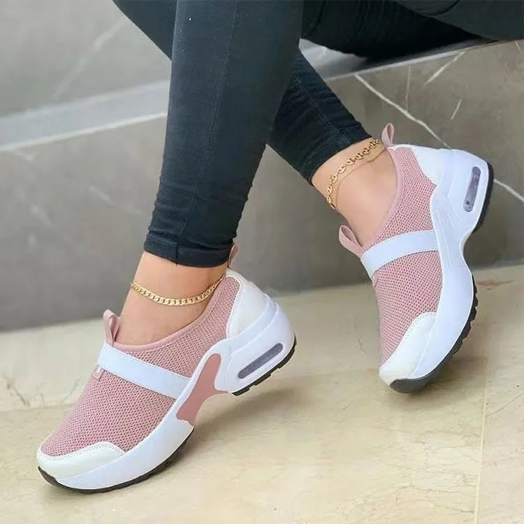 Women's flat sneakers in multiple colours with mesh upper and rubber sole