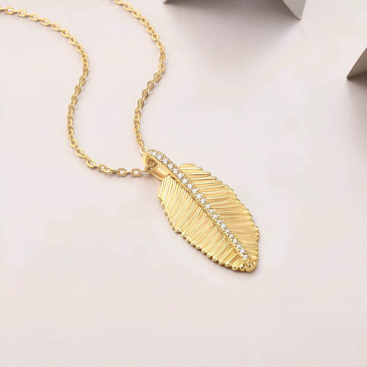 Moissanite gold leaf necklace with 925 silver base and 40+5 cm snake chain