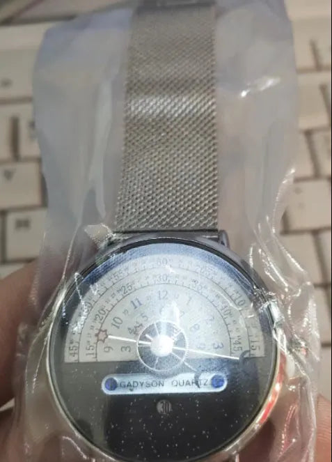 Men's gold and silver sport watch with 40mm dial and 30M waterproof rating