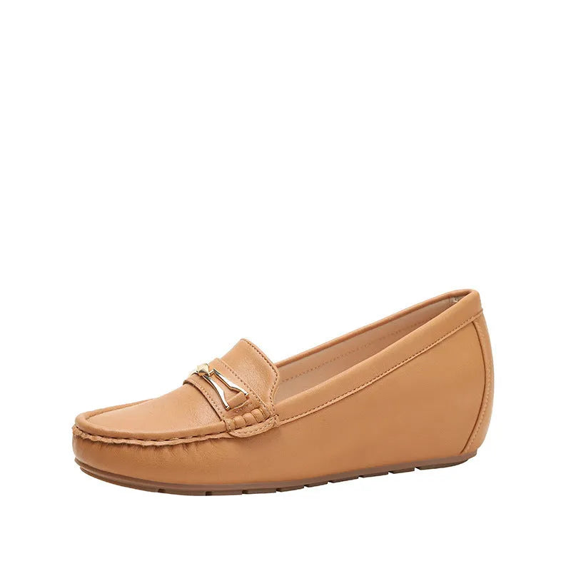 Men's black casual slip-on sneakers with a height-increasing insole and round toe.