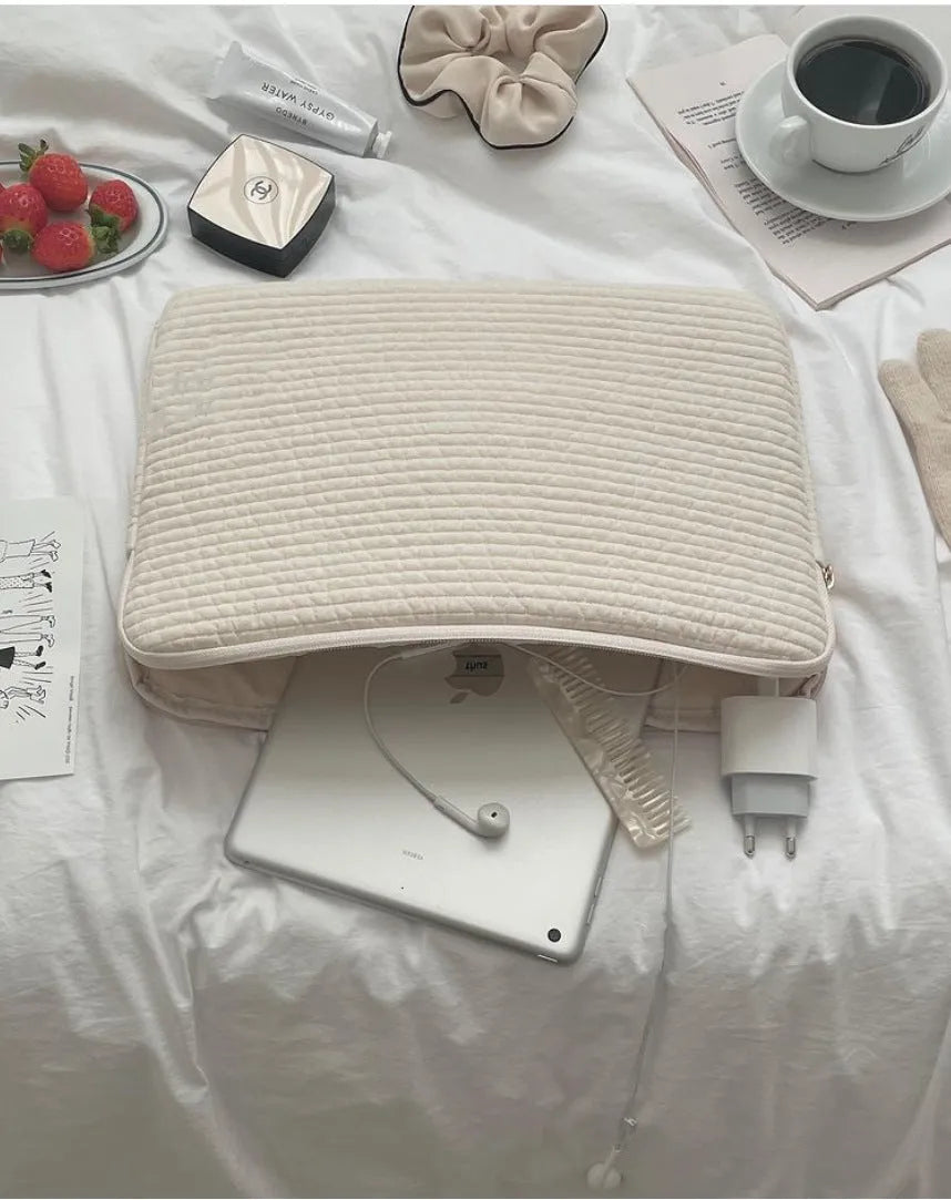 Black and white cotton cloth hand-held laptop clutch bag for anti-seismic tablet protection
