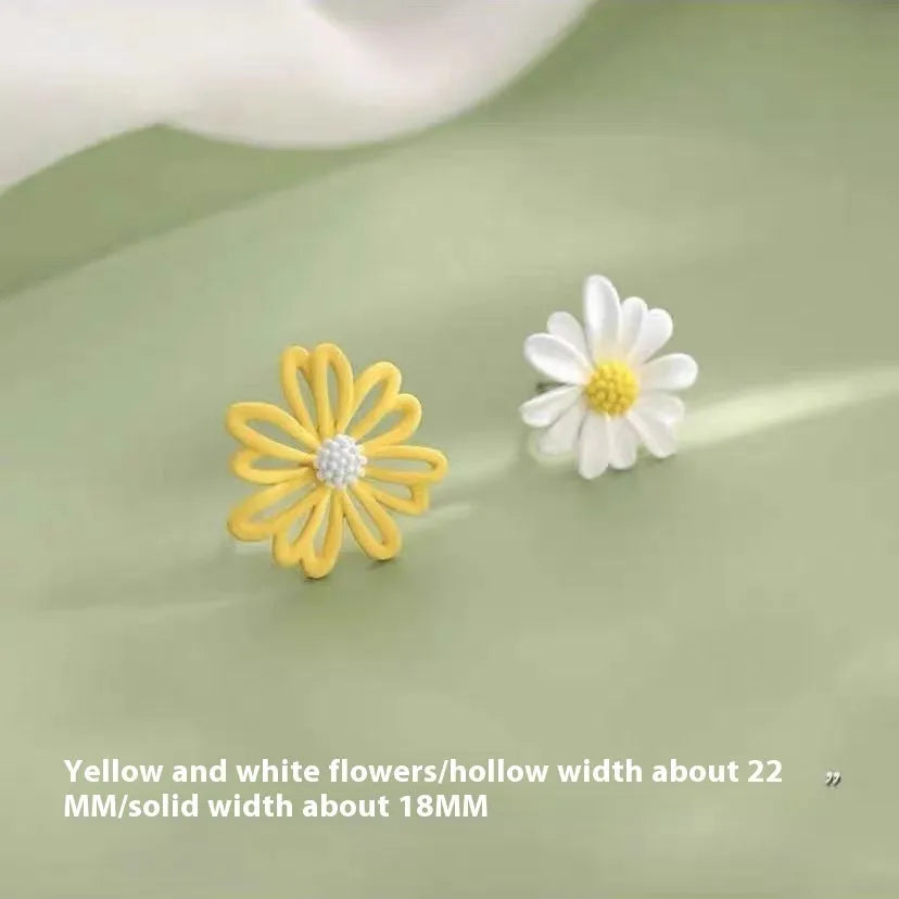 Women's flower stud earrings in blue and orange, white and green, or yellow and white two-tone colour combinations