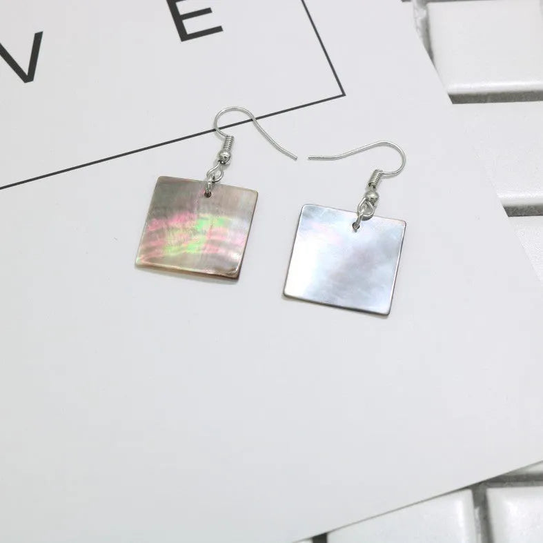 Women's retro geometric shell earrings in rectangular shell or square panther colours