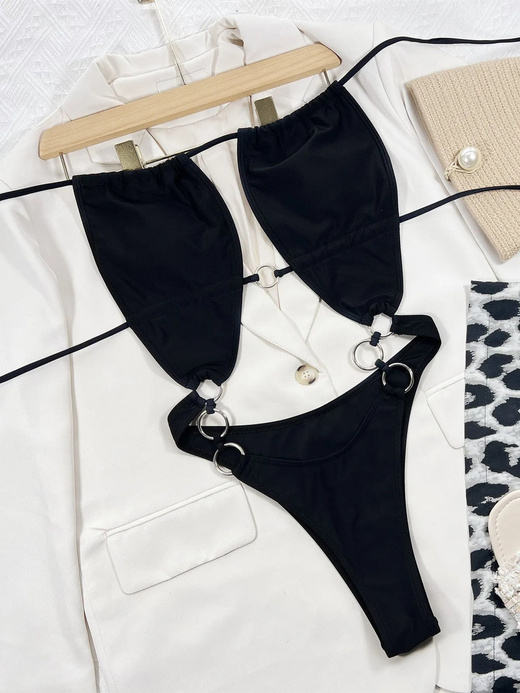 Black solid colour women's one-piece nylon swimsuit sleeveless design