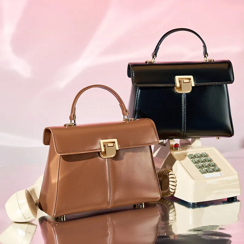 Women's genuine leather shoulder bag with vachette clasp in horizontal square shape