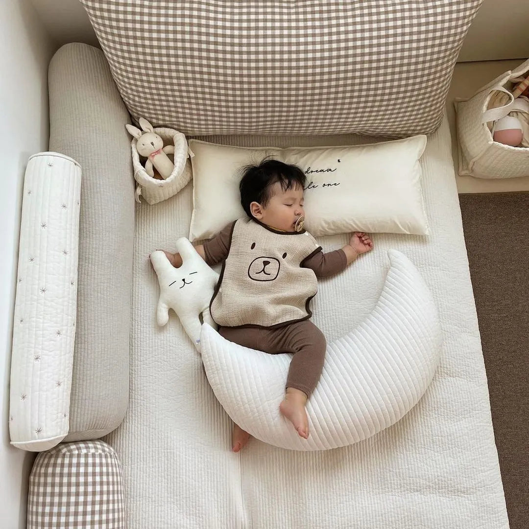 Anti-mite pure cotton baby nursing U-shape pillow in bear pattern, 56x65cm size